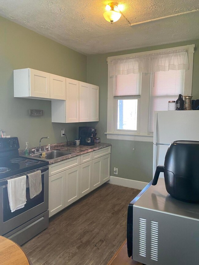 Kitchen Unit 1