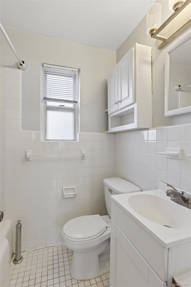 255-02 73rd Ave unit A, Glen Oaks, NY 11004 - photo 6