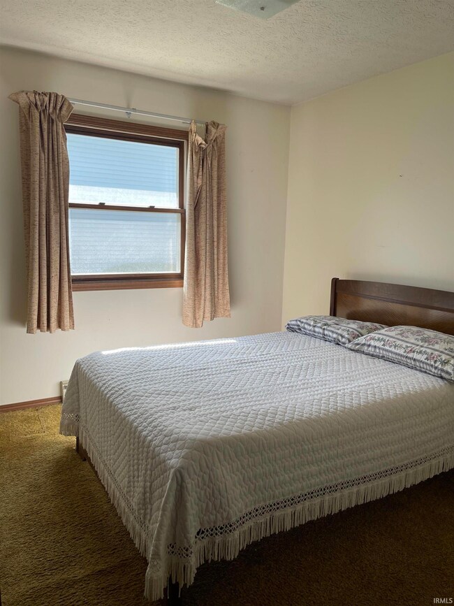 818 W Oak St, Mitchell, IN 47446 - photo 7