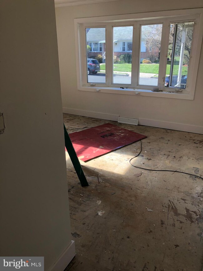 332 Roosevelt Ave, Reading, PA 19605 - photo 4