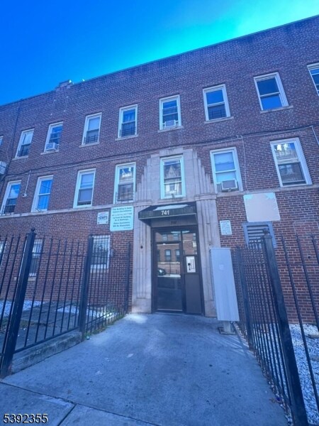 741 Clinton Ave unit C7, Newark, NJ 07108 - photo 7