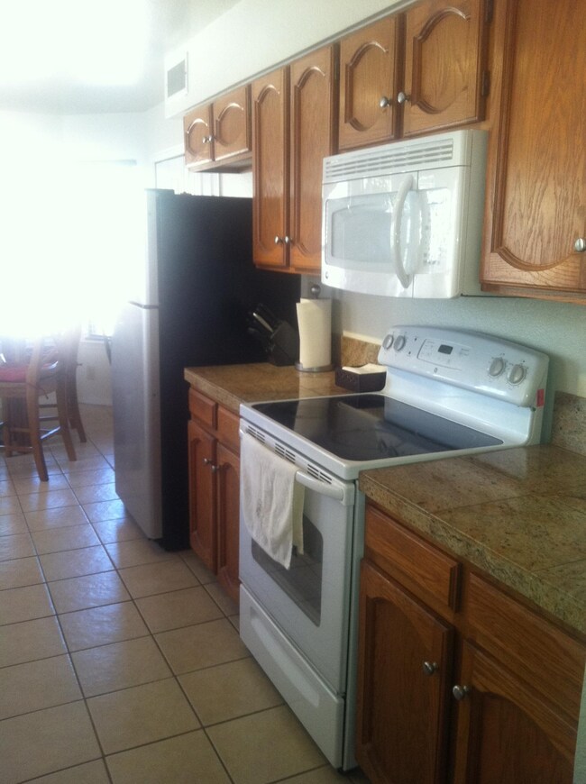 5248 Saratoga Ct NW, 87120- Kitchen 2