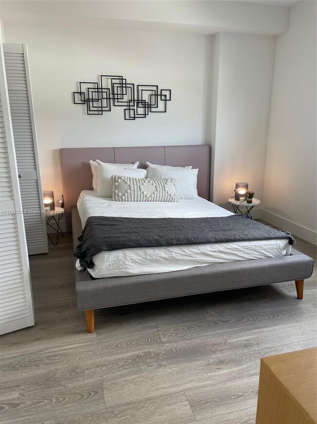 Brickell Key Two Condo unit 522, Miami, FL 33131 - photo 7