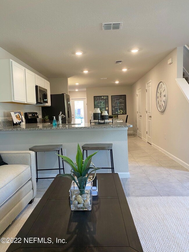 5982 Creekside Crossing Dr, Jacksonville, FL 32210 - photo 3