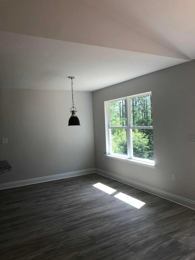 106 Breakfast nook