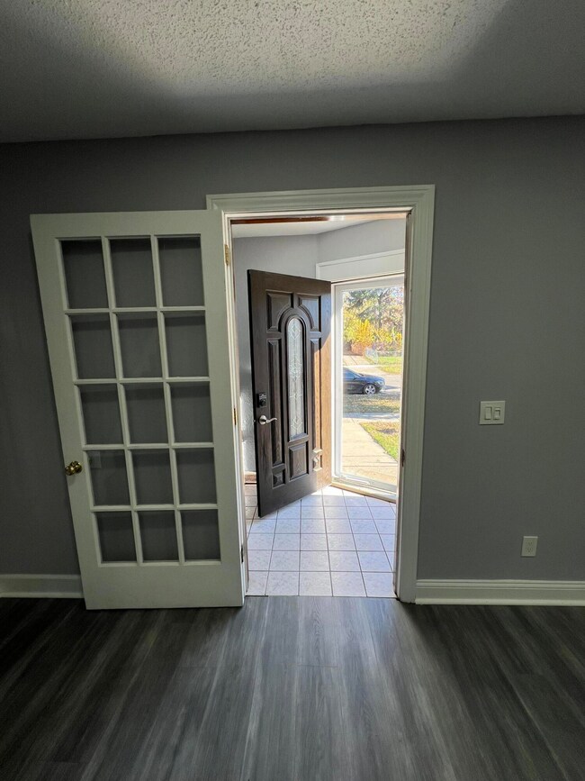 18971 Santa Rosa Dr, Detroit, MI 48221 - photo 3