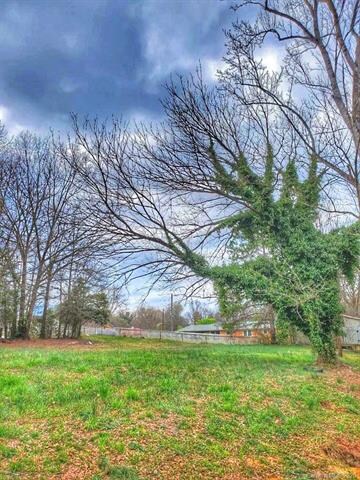 2324 Maplewood Dr, Gastonia, NC 28052 - photo 4