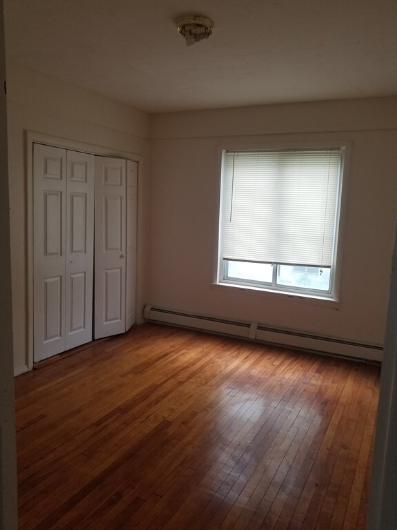 25 Derby St unit 1, Worcester, MA 01604 - photo 2