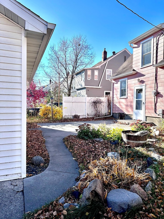 224 12th St N, Moorhead, MN 56560 - photo 4