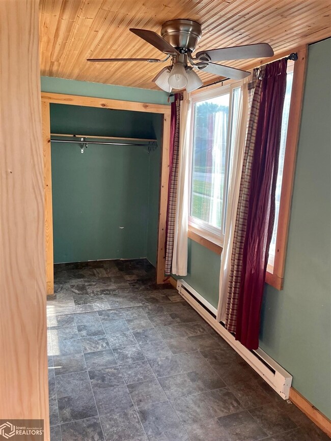 808 S Main St, Clarion, IA 50525 - photo 4