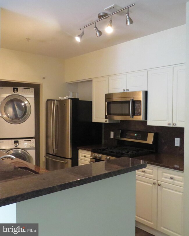 2204 Westcourt Ln unit 220, Herndon, VA 20170 - photo 3