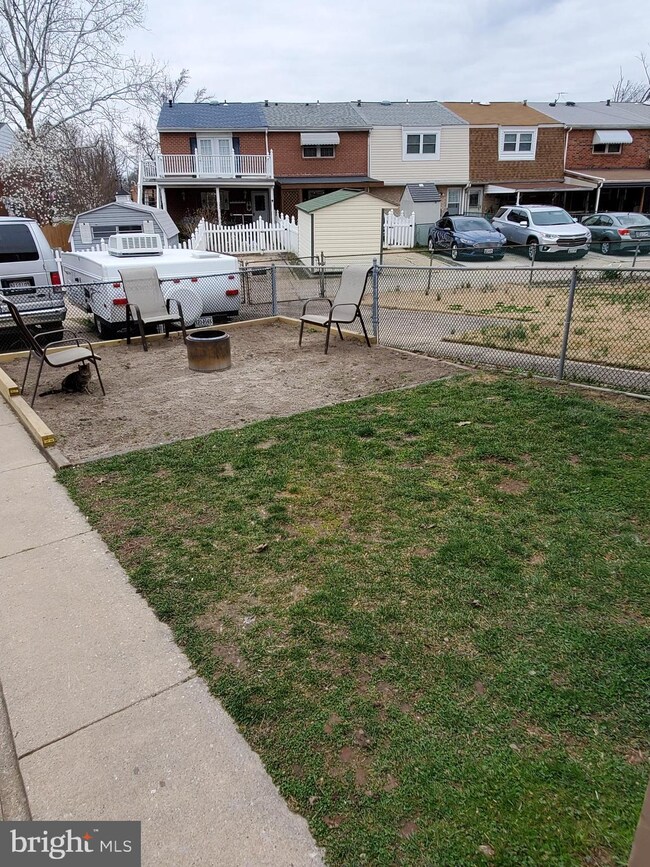 977 Stormont Cir, Halethorpe, MD 21227 - photo 7