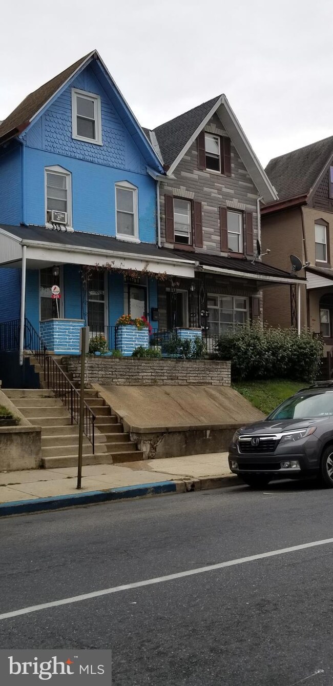 547 N 11th St, Reading, PA 19604 - photo 4