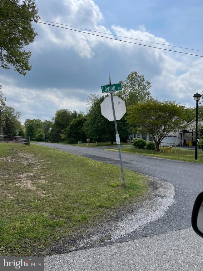 8207 Athena Ln, Severn, MD 21144 - photo 2