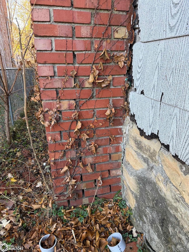 906 Morgan St, Keokuk, IA 52632 - photo 5