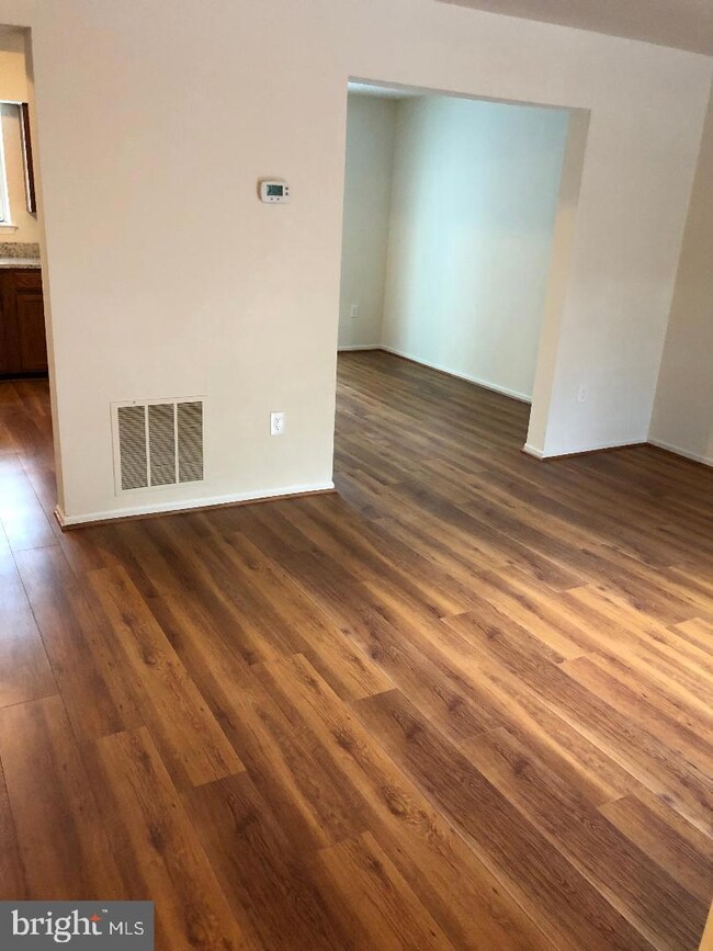 2899 Madeira Ct unit 10, Woodbridge, VA 22192 - photo 4