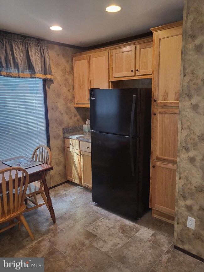 836 Latshaw Rd, Spring City, PA 19475 - photo 2