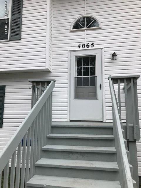 4065 Cliffside Rd - Front door