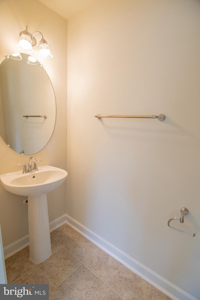 3009 Saint Josephs Dr, Mitchellville, MD 20721 - photo 5