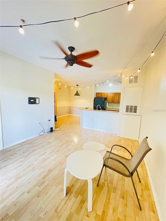 8201 Claire Ann Dr unit 202, Orlando, FL 32825 - photo 4