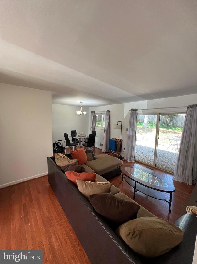 9004 Brightlea Ct, Lanham, MD 20706 - photo 6