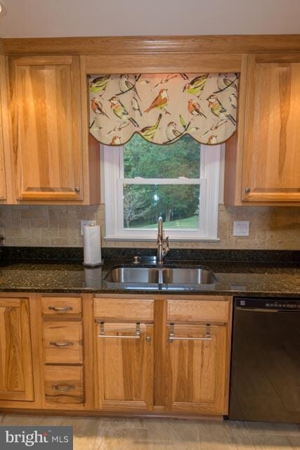 8495 Billingsley Rd, White Plains, MD 20695 - photo 7