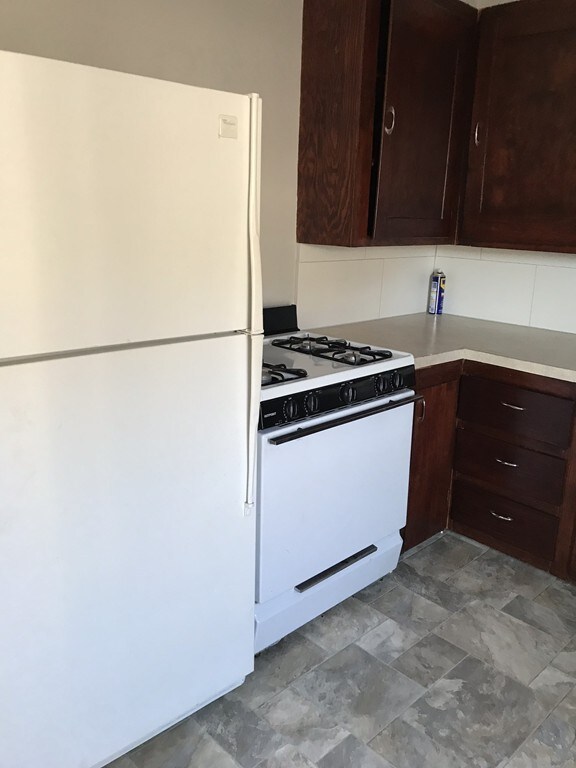 10 Thomas St unit 2 South, Fall River, MA 02723 - photo 2