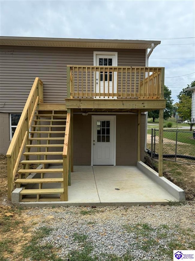 215 Davis St, Campbellsville, KY 42718 - photo 3