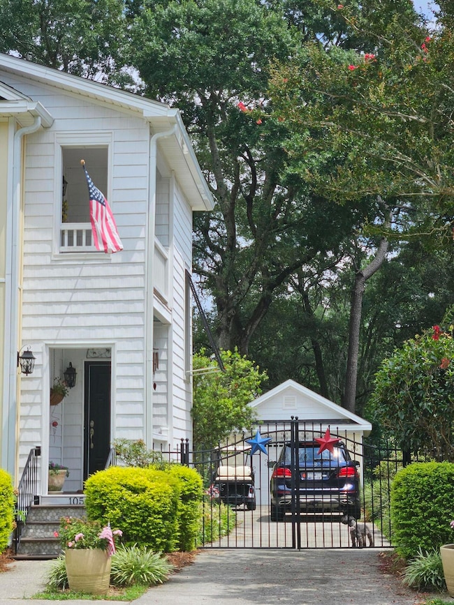 1050 Driveway