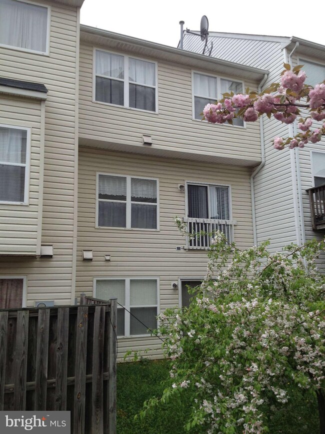 2513 James Madison Cir, Herndon, VA 20171 - photo 2