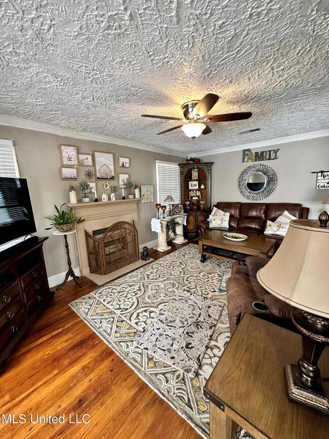 Livingroom from front door