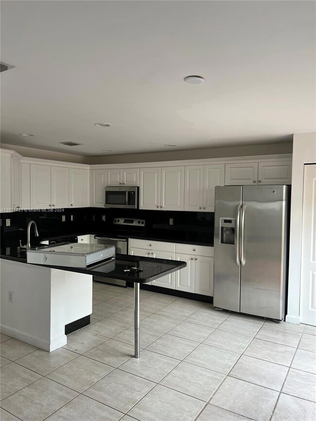 5052 NW 116th Ave, Doral, FL 33178 - photo 6