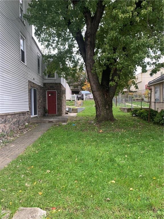 2nd view of side yard