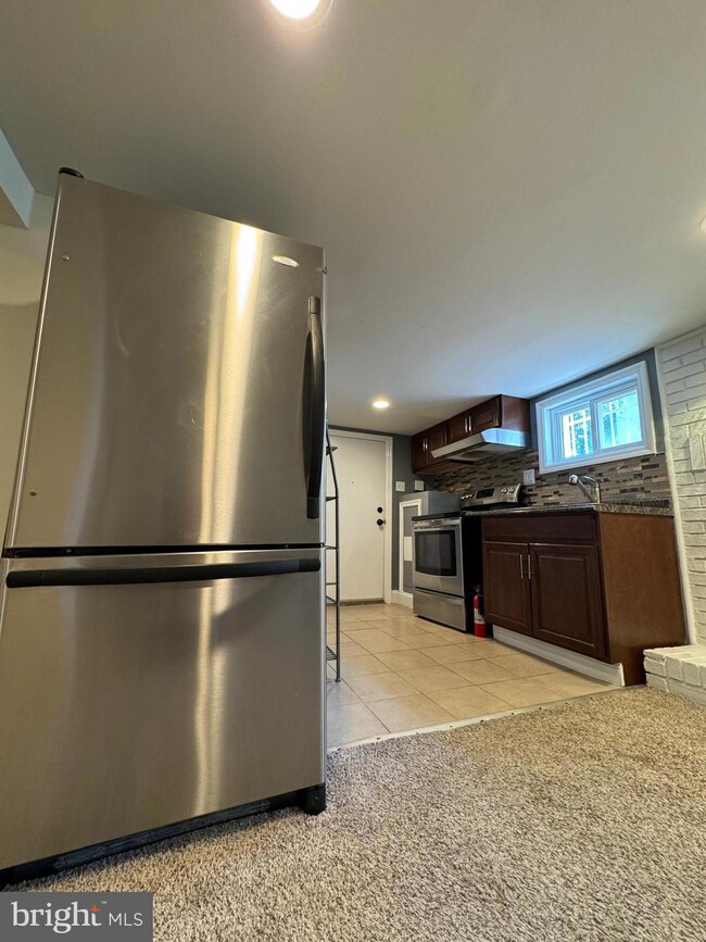 2107 Vermont Ave, Hyattsville, MD 20785 - photo 3