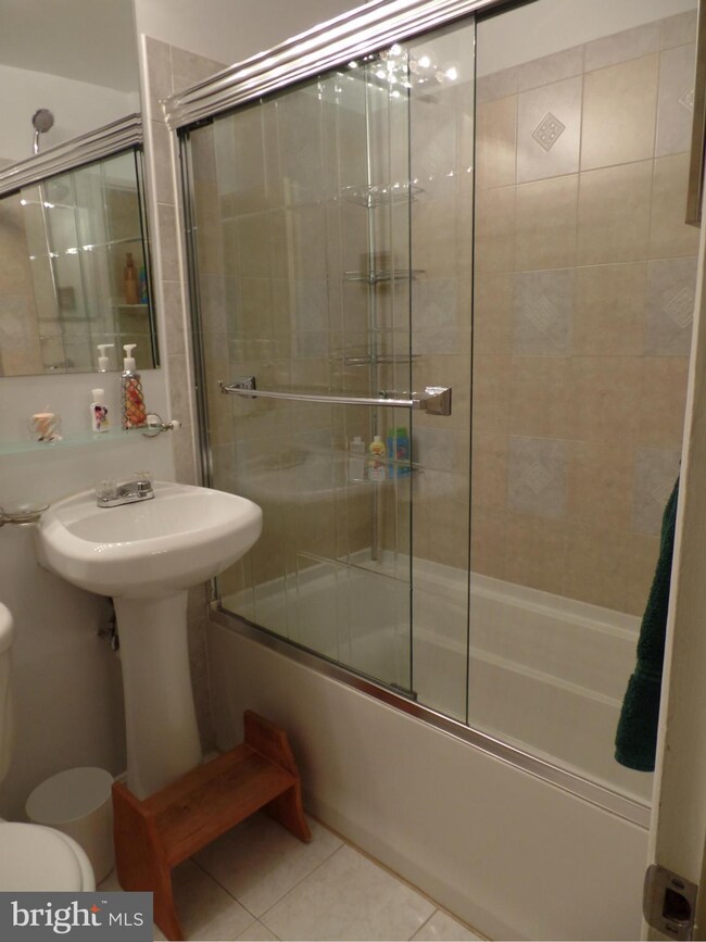 3306 Nevius St, Falls Church, VA 22041 - photo 4