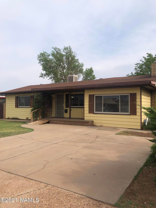105 E Mahoney St, Winslow, AZ 86047 - photo 2