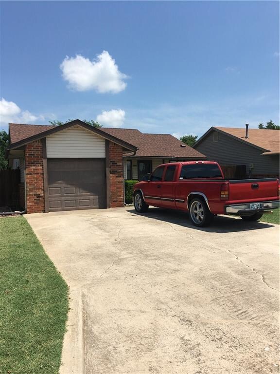 1812 W University St, Shawnee, OK 74804 - photo 3