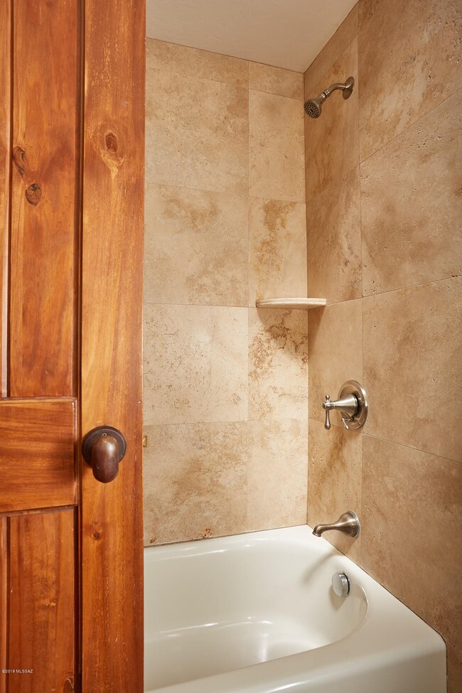 2737 N Conestoga-2105