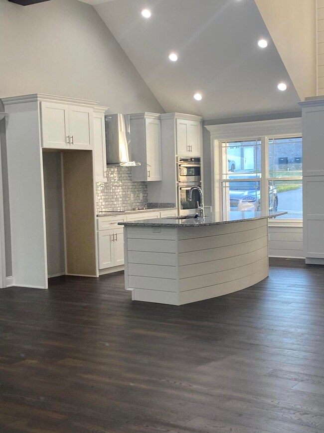 E63963D2-FC16-4F88-AC59-5DD6ACB1E26A