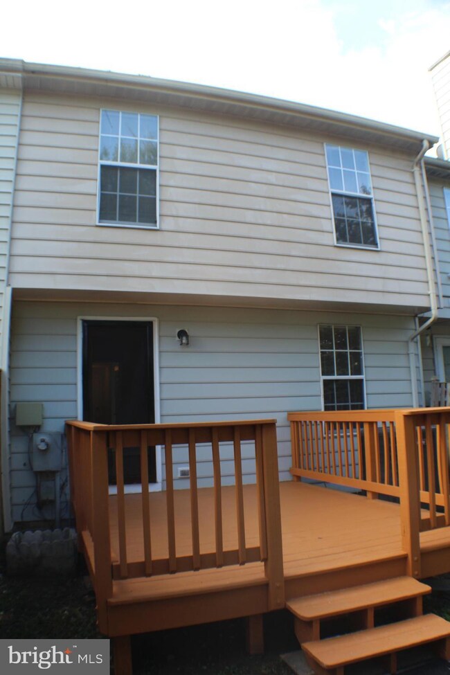 16938 Monmouth Ct, Dumfries, VA 22026 - photo 7