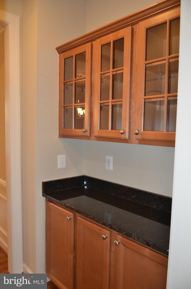 40649 Banshee Dr, Leesburg, VA 20175 - photo 3