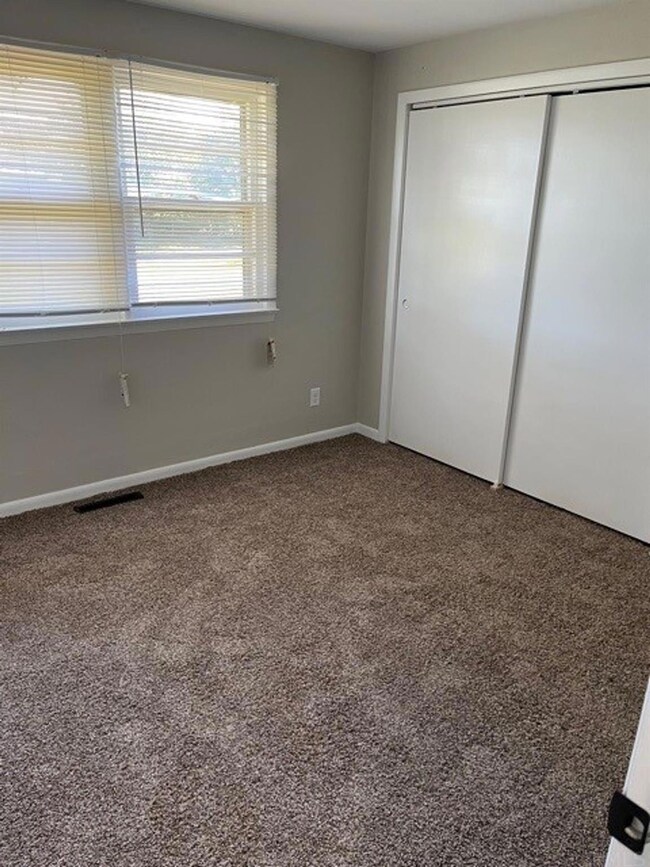 2721 Tamra Ln, Anderson, IN 46012 - photo 5