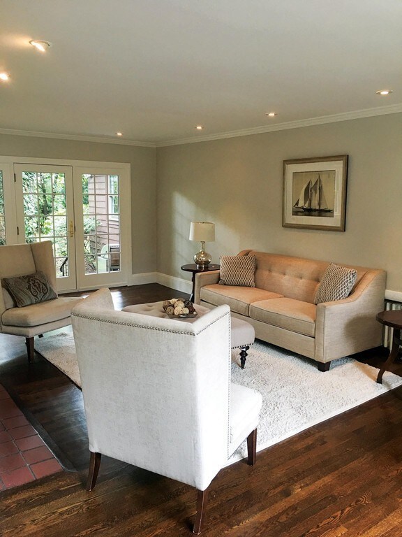 8 Hosmer Cir, West Newton, MA 02465 - photo 4