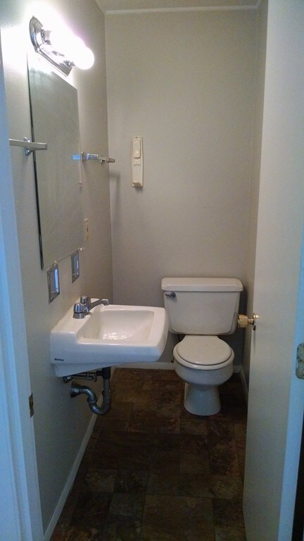 170 E Hadley Rd unit 116, Amherst, MA 01002 - photo 4