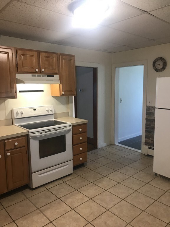 14 Farrington St unit 14, Franklin, MA 02038 - photo 2