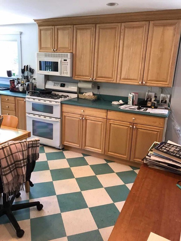 317 Glen Rd, Weston, MA 02493 - photo 2