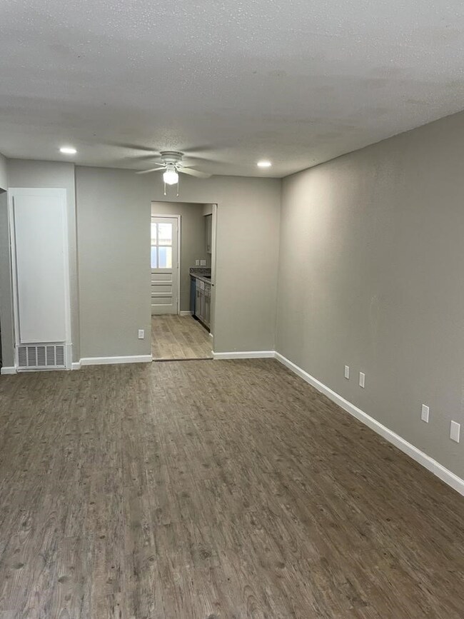 1631 Northwood St, Houston, TX 77009 - photo 3