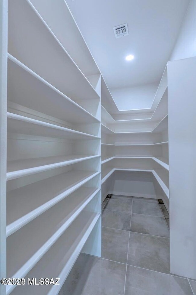 Walk In Pantry Sundance