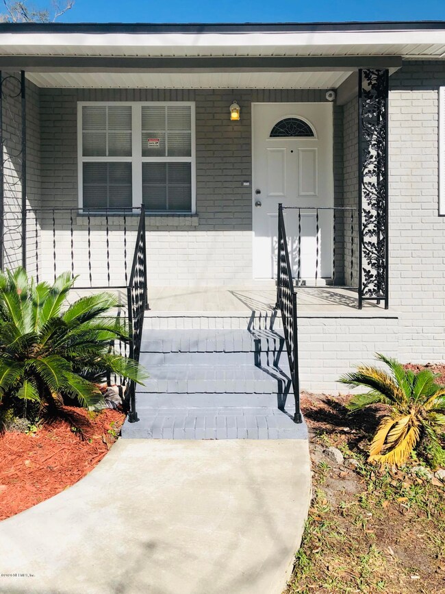 5425 Royce Ave, Jacksonville, FL 32205 - photo 4