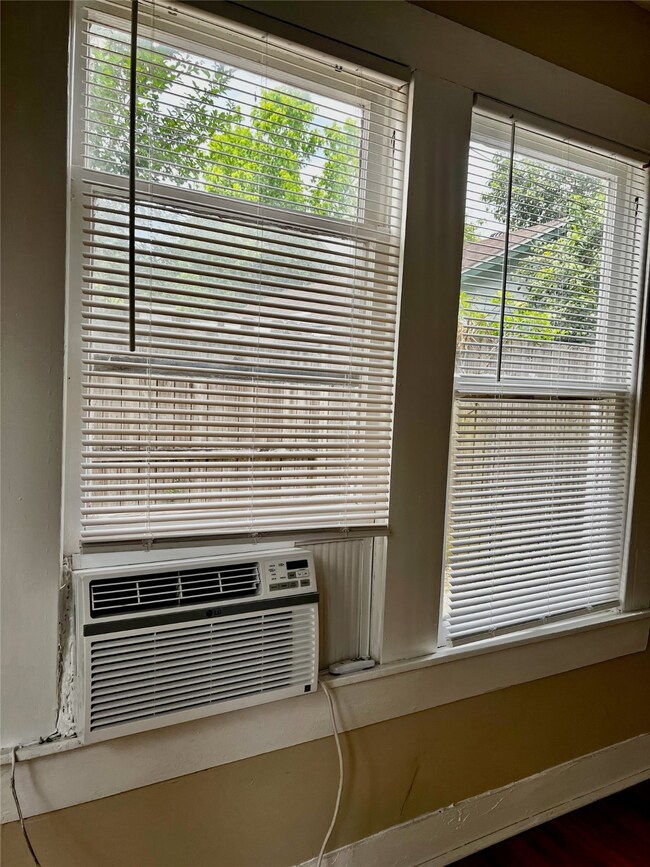 2506 Columbia St, Houston, TX 77008 - photo 7